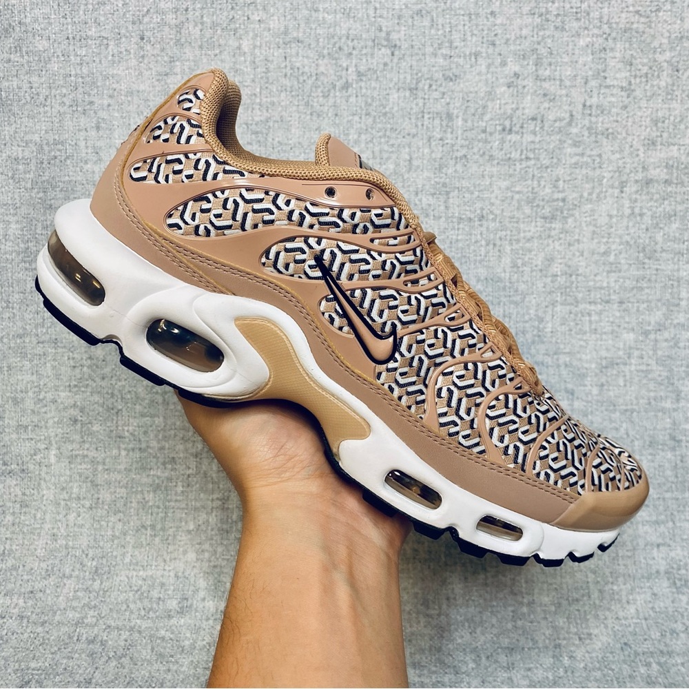 Nike Air Max Plus Women's Size 8